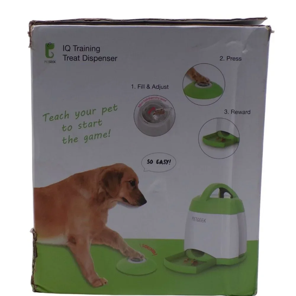 NIB PETGEEK Dog Treat Dispenser w/Automatic Sounds, Dog Feeder, Remote Control